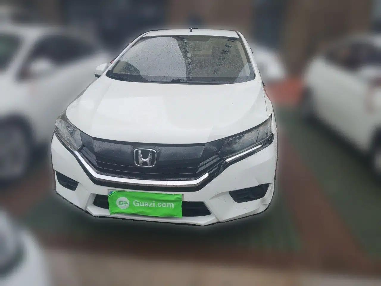 Honda Greiz 2016 1.5L Manual Classic Edition — миниатюра 2