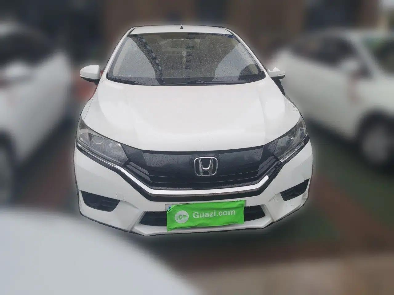 Honda Greiz 2016 1.5L Manual Classic Edition — миниатюра 3