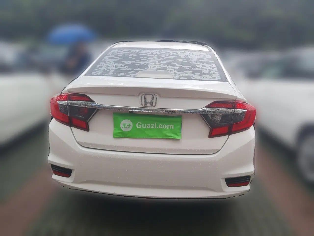 Honda Greiz 2016 1.5L Manual Classic Edition — миниатюра 5