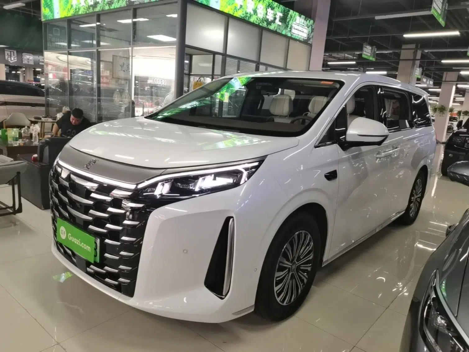 BYD Xia 2025 DM-i 1.5T 180km Beyond Edition — миниатюра 1