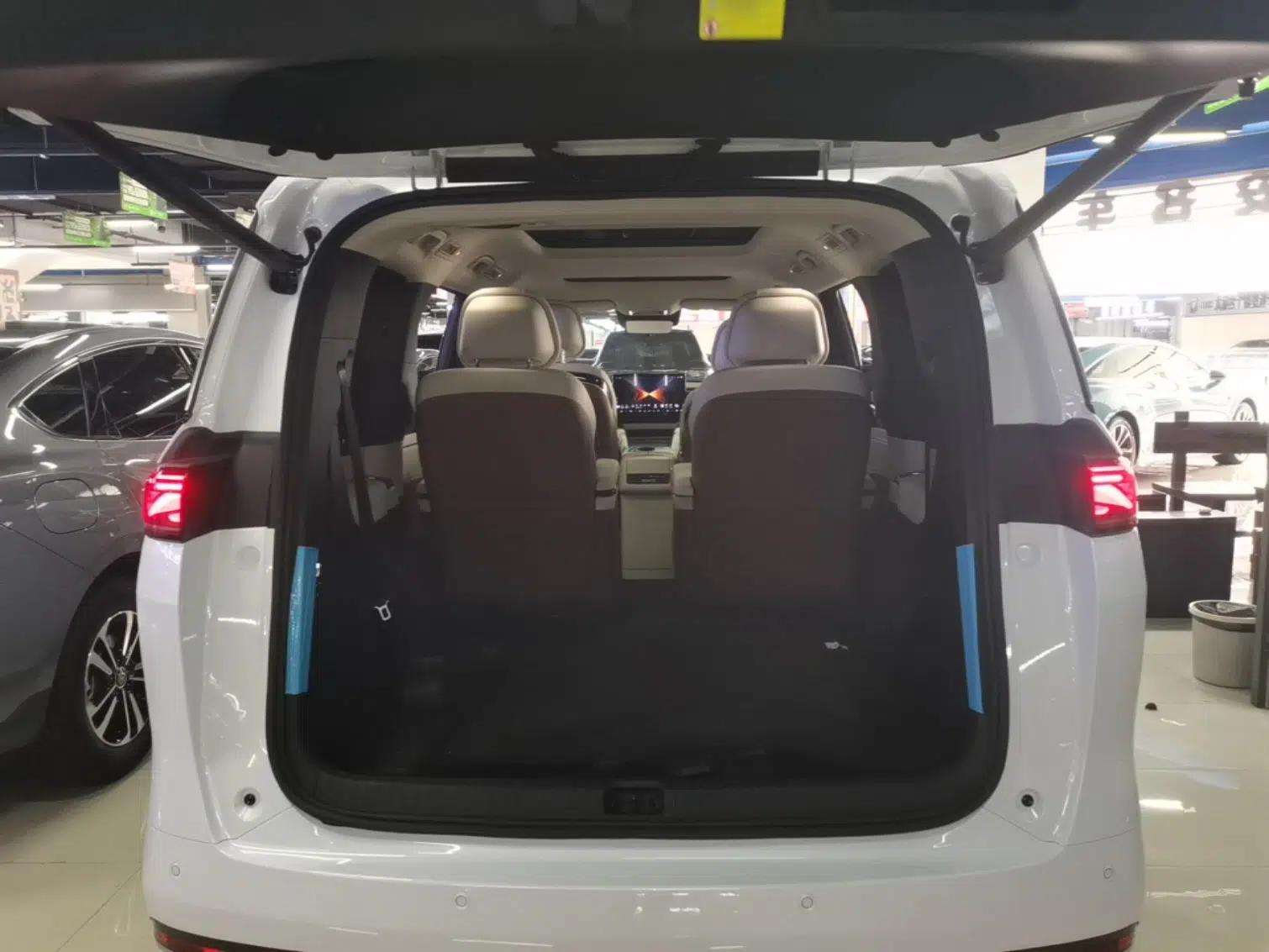 BYD Xia 2025 DM-i 1.5T 180km Beyond Edition — миниатюра 22