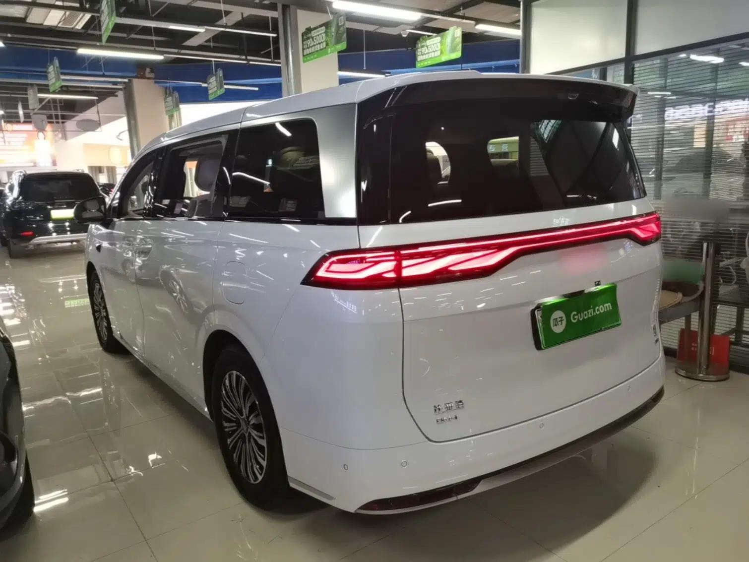 BYD Xia 2025 DM-i 1.5T 180km Beyond Edition — миниатюра 4