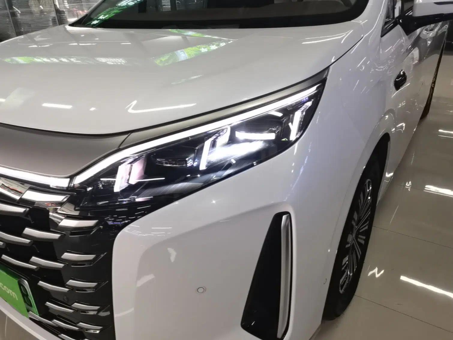 BYD Xia 2025 DM-i 1.5T 180km Beyond Edition — миниатюра 8