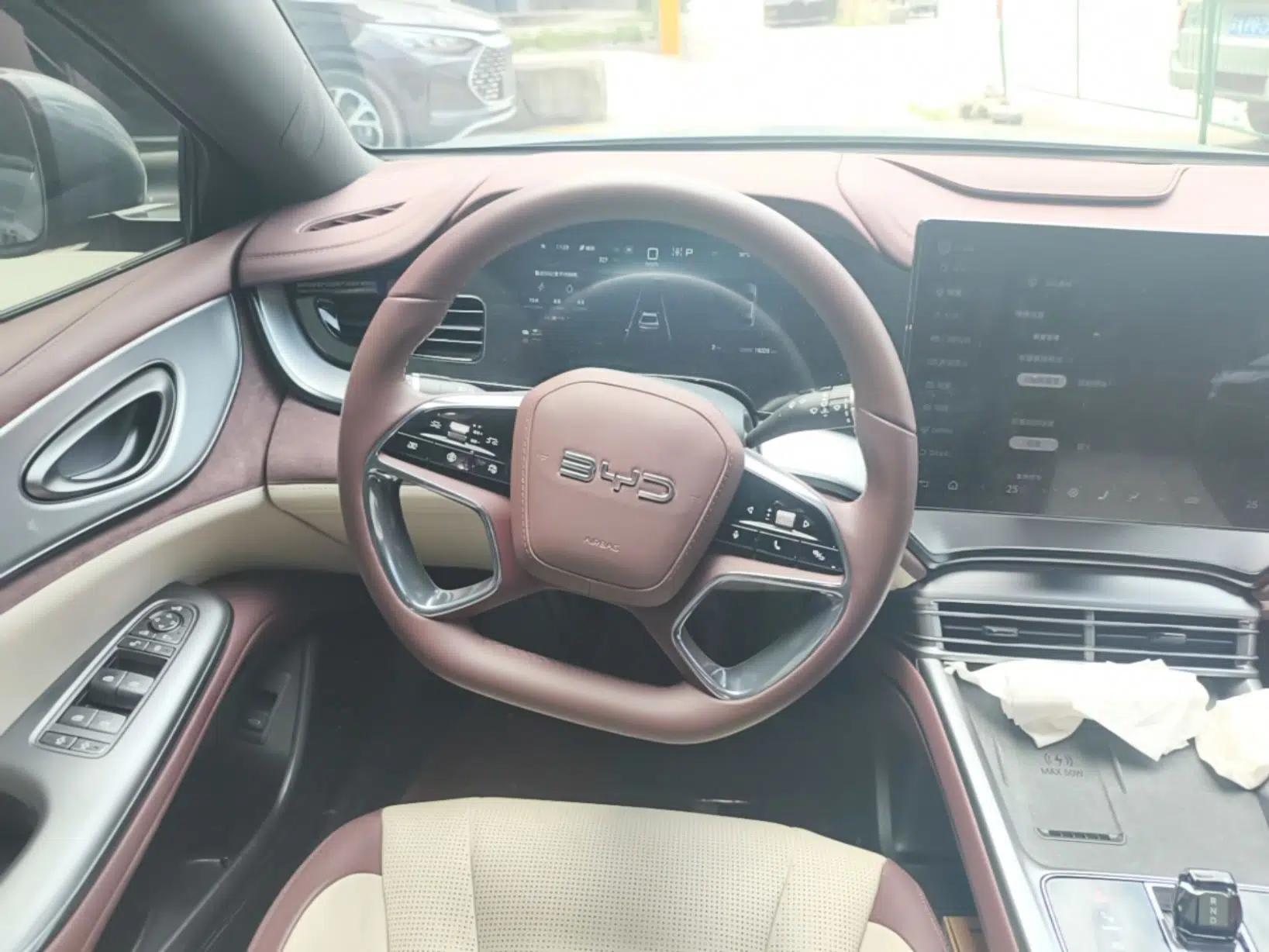 BYD Seal 07 DM-i 2025 DM-i 1.5L 125km Luxury Model — миниатюра 13