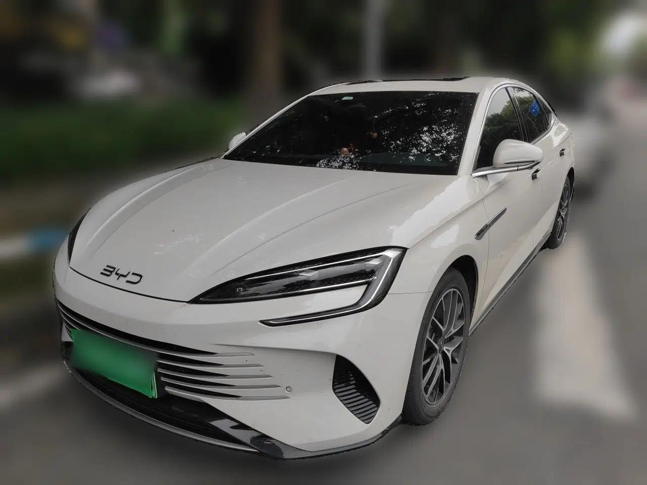 BYD Seal 07 DM-i 2025 DM-i 1.5L 125km Luxury Model — миниатюра 1