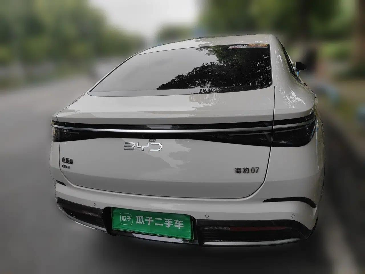 BYD Seal 07 DM-i 2025 DM-i 1.5L 125km Luxury Model — миниатюра 5