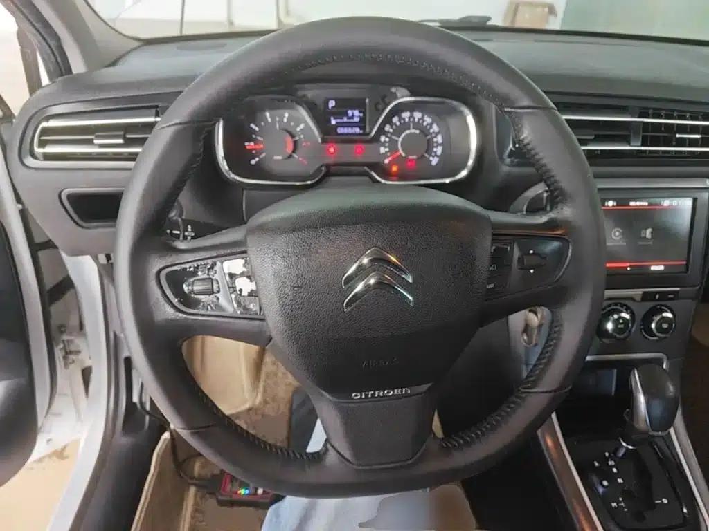 Citroën C4 2018 1.6L Automatic Luxury — миниатюра 11
