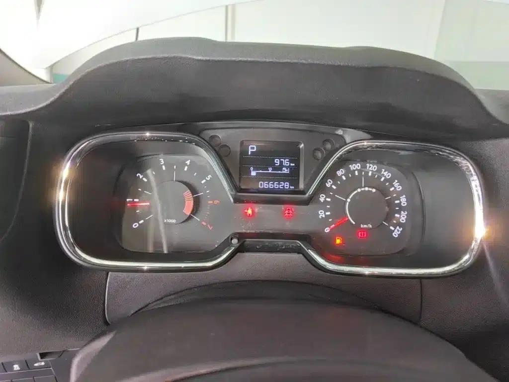 Citroën C4 2018 1.6L Automatic Luxury — миниатюра 12