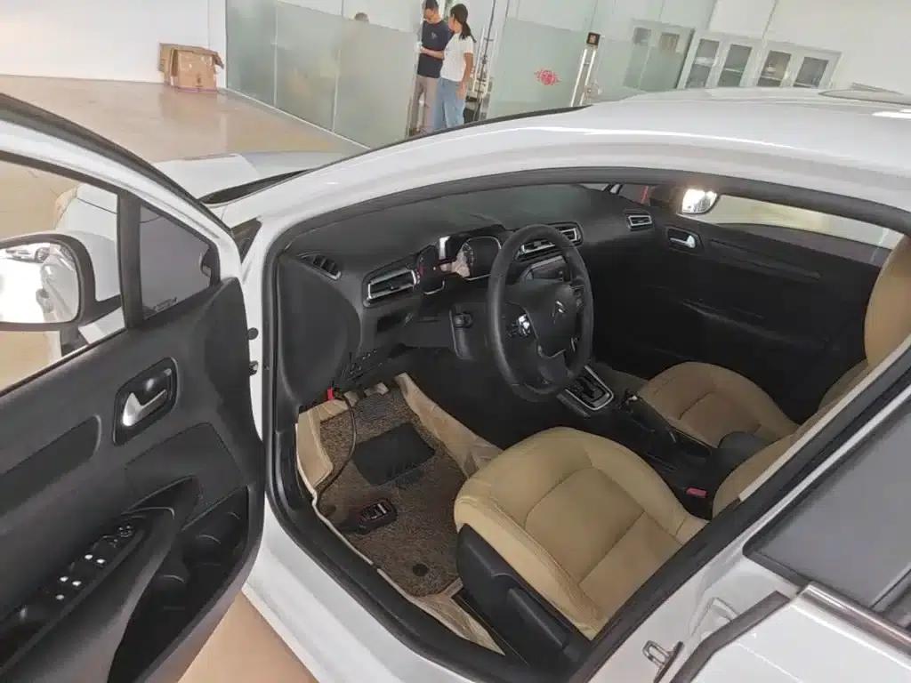 Citroën C4 2018 1.6L Automatic Luxury — миниатюра 16
