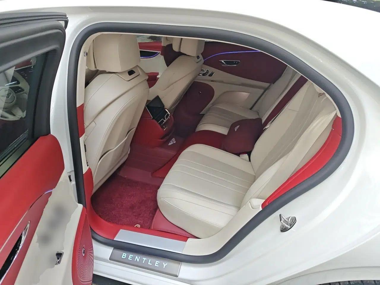 Bentley Flying Spur Plug-in Hybrid 2024 2.9T V6 Hybrid — миниатюра 17