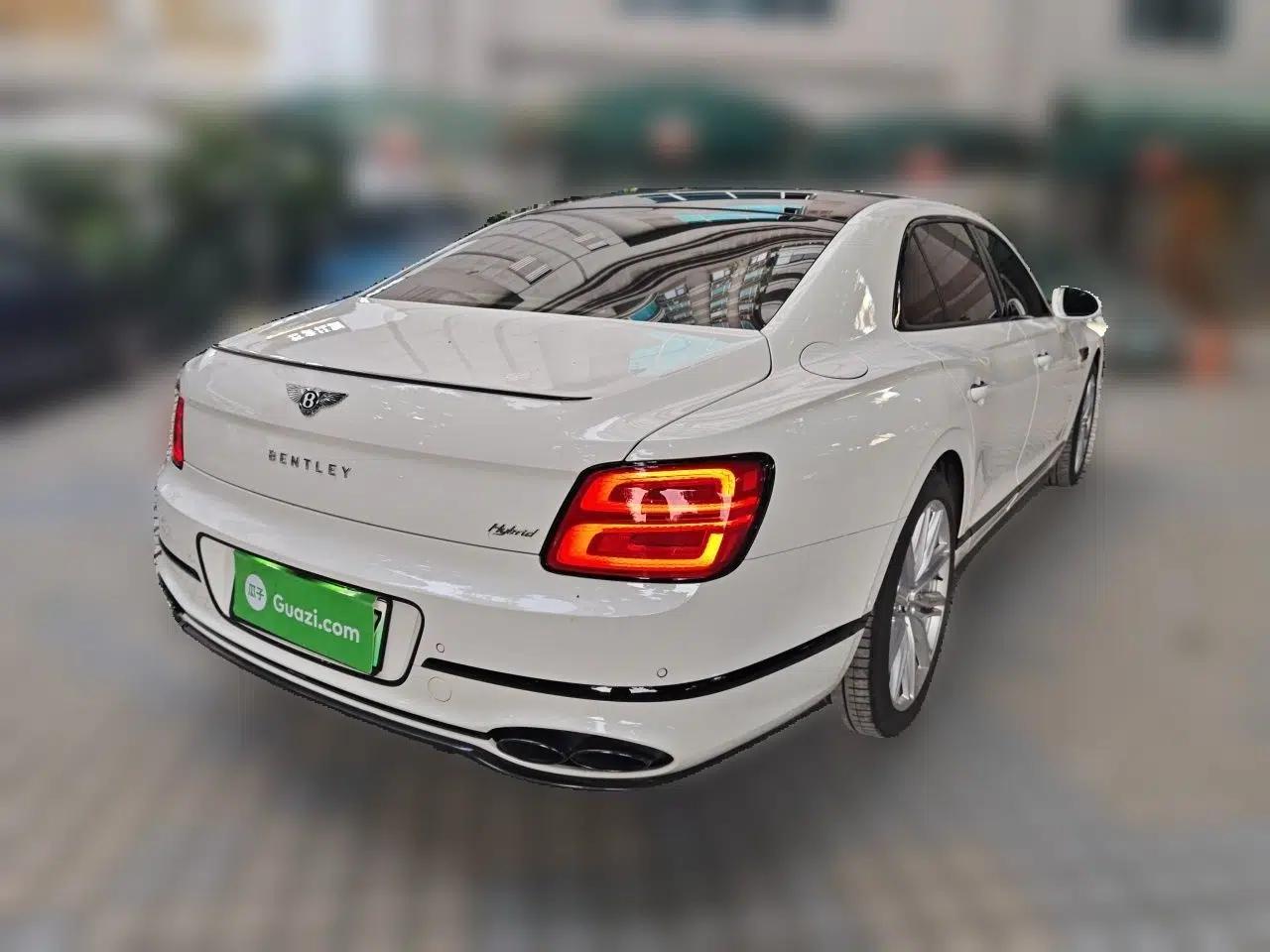 Bentley Flying Spur Plug-in Hybrid 2024 2.9T V6 Hybrid — миниатюра 6