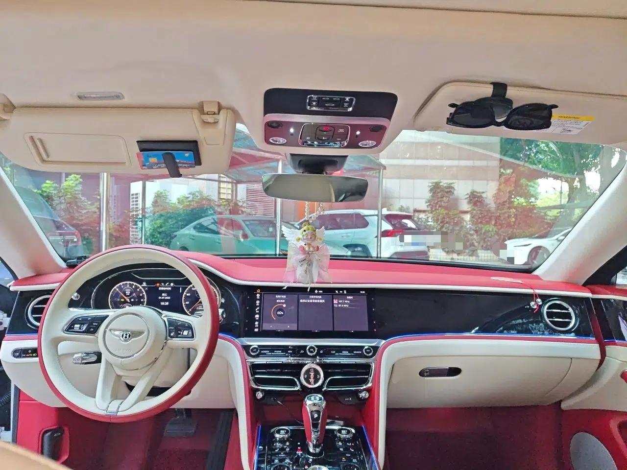 Bentley Flying Spur Plug-in Hybrid 2024 2.9T V6 Hybrid — миниатюра 9