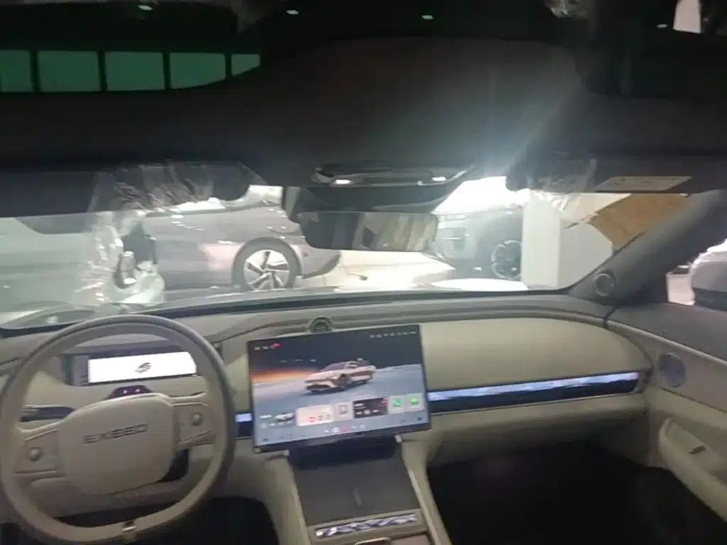 Exeed ES 2025 Range Extender Pro Highway Assist Driving — миниатюра 18
