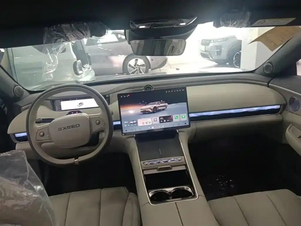 Exeed ES 2025 Range Extender Pro Highway Assist Driving — миниатюра 10