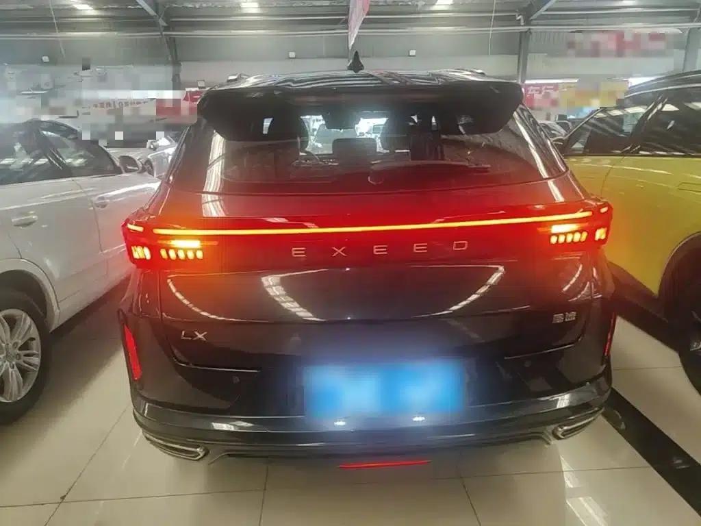 2022 Exeed Chasing the Wind Versailles Edition 1.6T DCT Rising Wind Edition — миниатюра 6