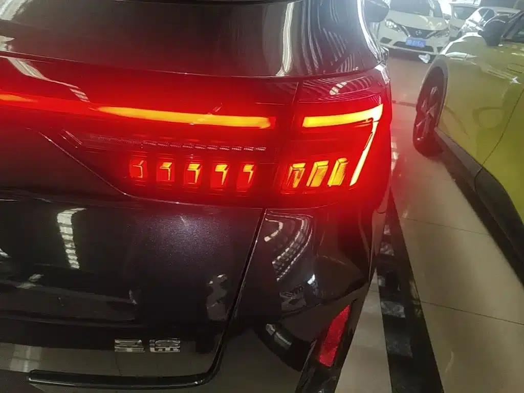 2022 Exeed Chasing the Wind Versailles Edition 1.6T DCT Rising Wind Edition — миниатюра 8