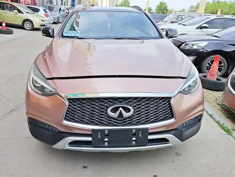 Infiniti QX30 2017 2.0T AWD Fashion Edition — миниатюра 2