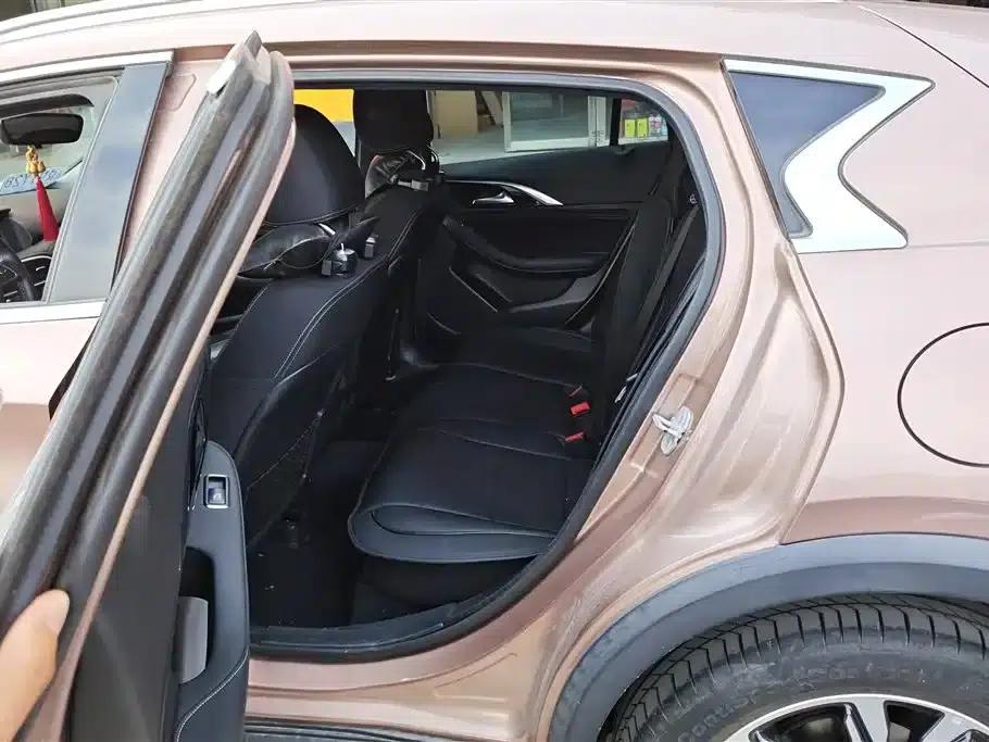 Infiniti QX30 2017 2.0T AWD Fashion Edition — миниатюра 11