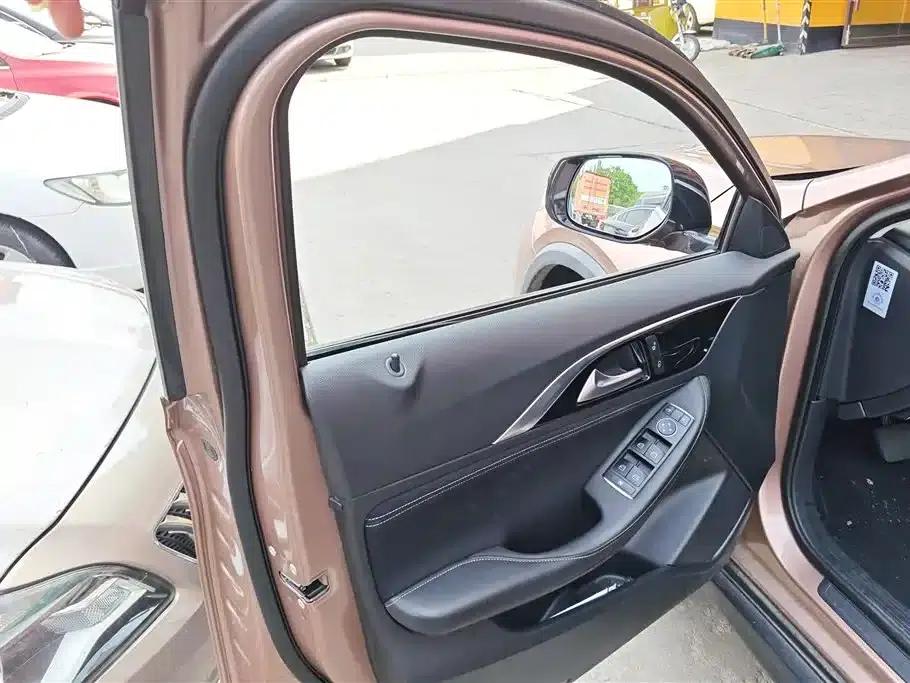 Infiniti QX30 2017 2.0T AWD Fashion Edition — миниатюра 7