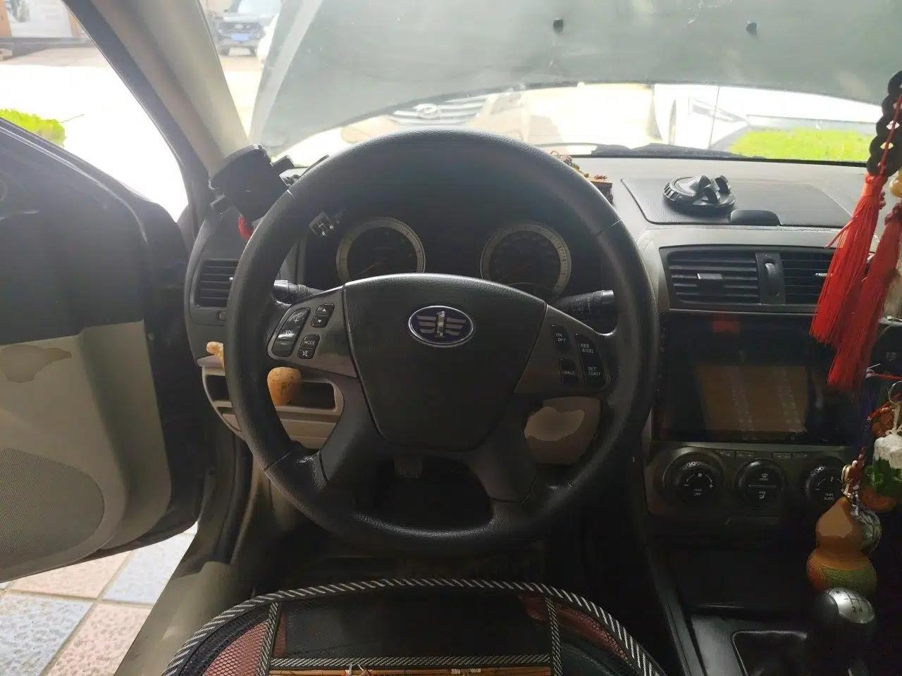 Bestune B50 2012 1.6L manual sunroof version — миниатюра 10