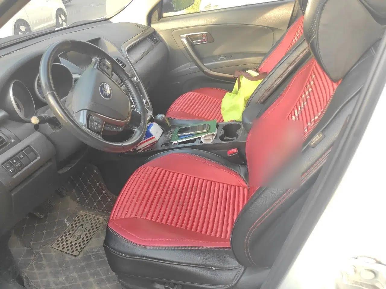 Bestune X80 2015 2.0L automatic luxury version — миниатюра 15
