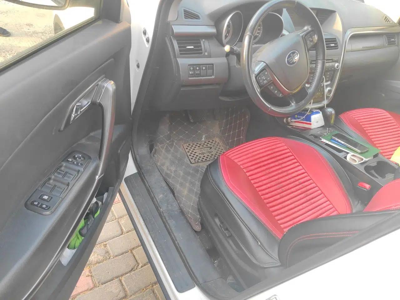 Bestune X80 2015 2.0L automatic luxury version — миниатюра 16