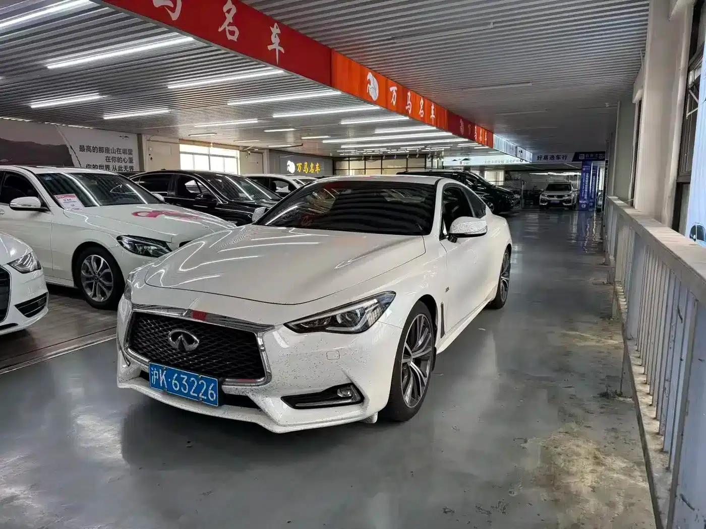 Infiniti Q60 2017 2.0T Luxury Edition — миниатюра 1