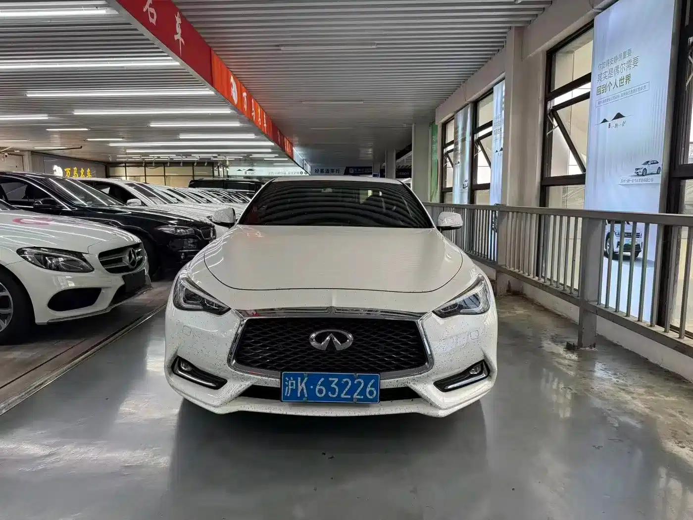 Infiniti Q60 2017 2.0T Luxury Edition — миниатюра 2