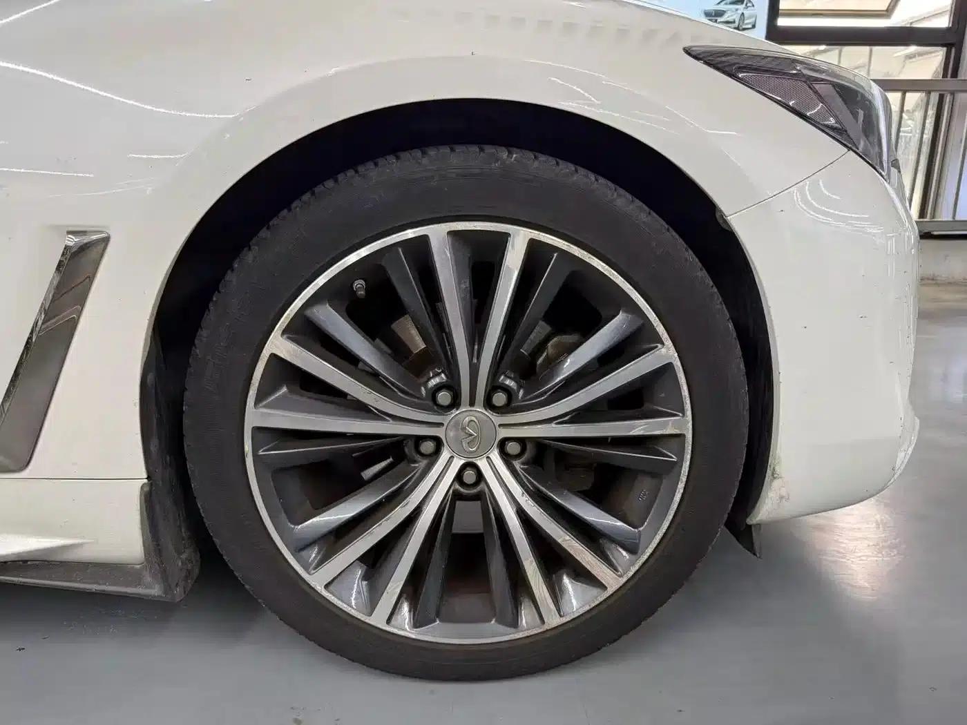 Infiniti Q60 2017 2.0T Luxury Edition — миниатюра 7