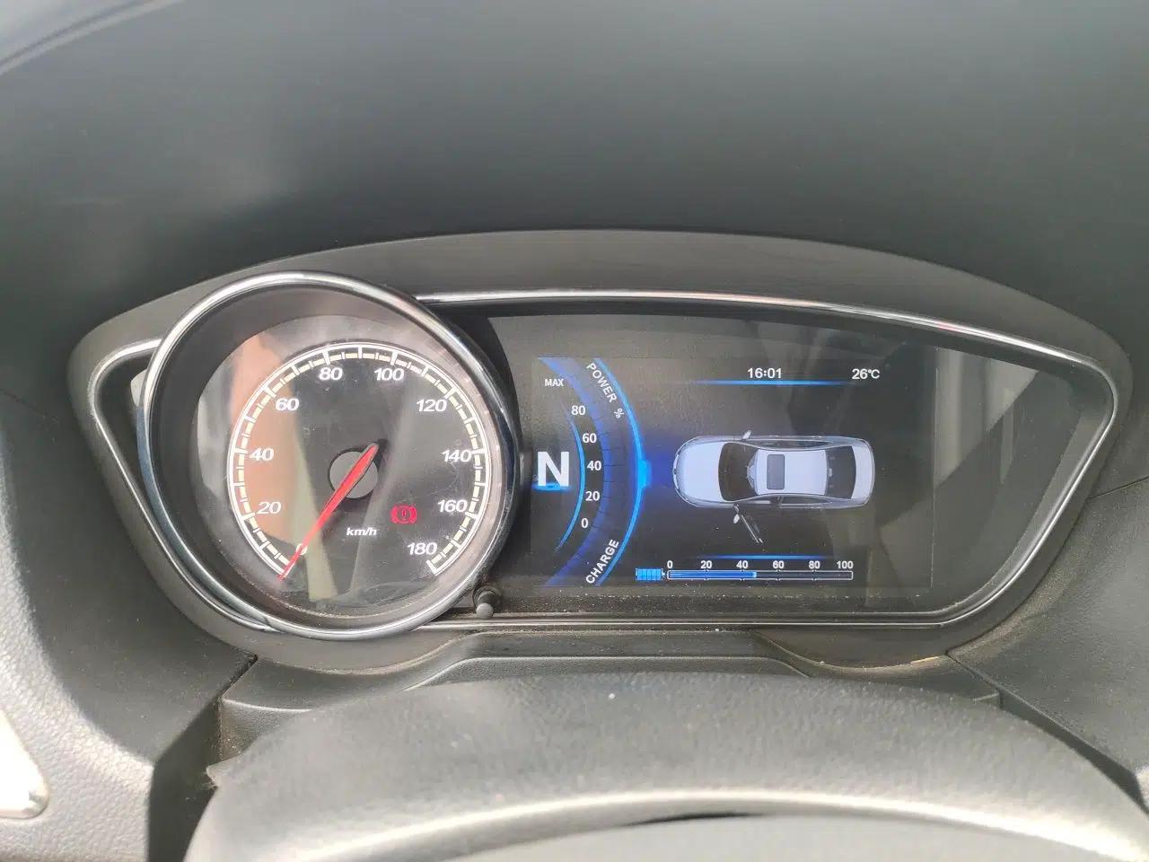 Bestune B30EV 2019 EV400 — миниатюра 11