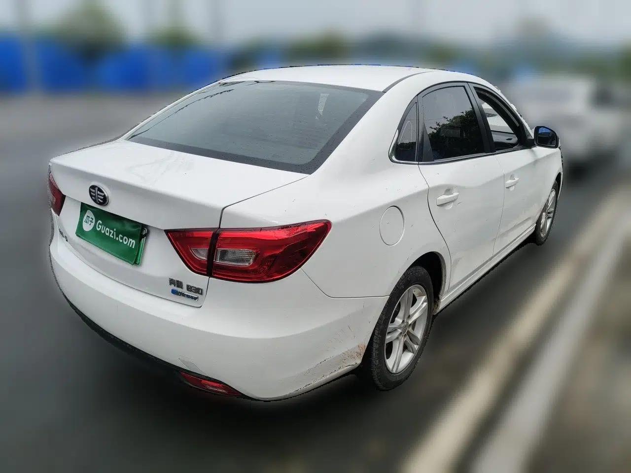 Bestune B30EV 2019 EV400 — миниатюра 6