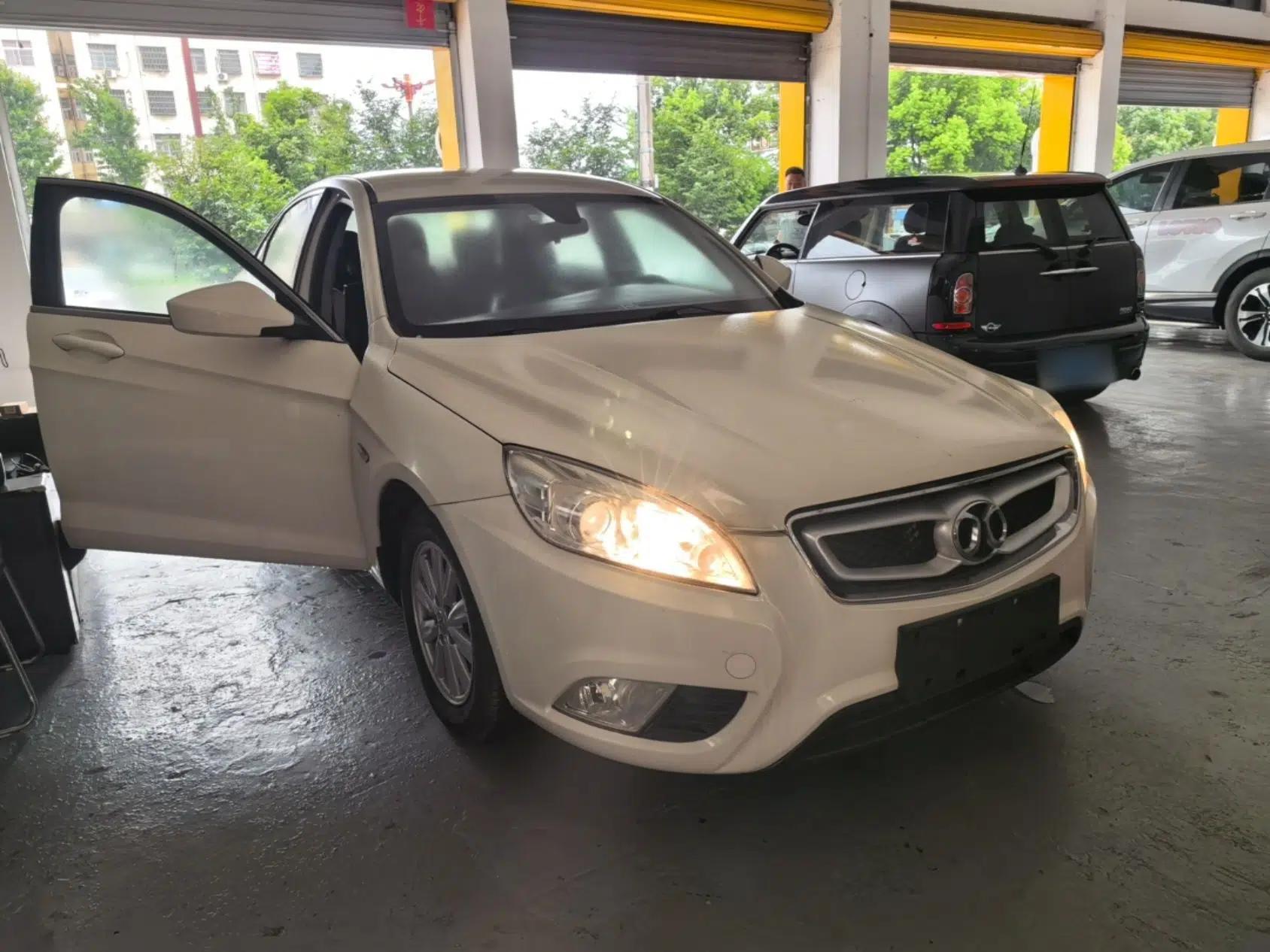 BAIC Senova D50 2014 1.5L CVT Standard Edition — миниатюра 3