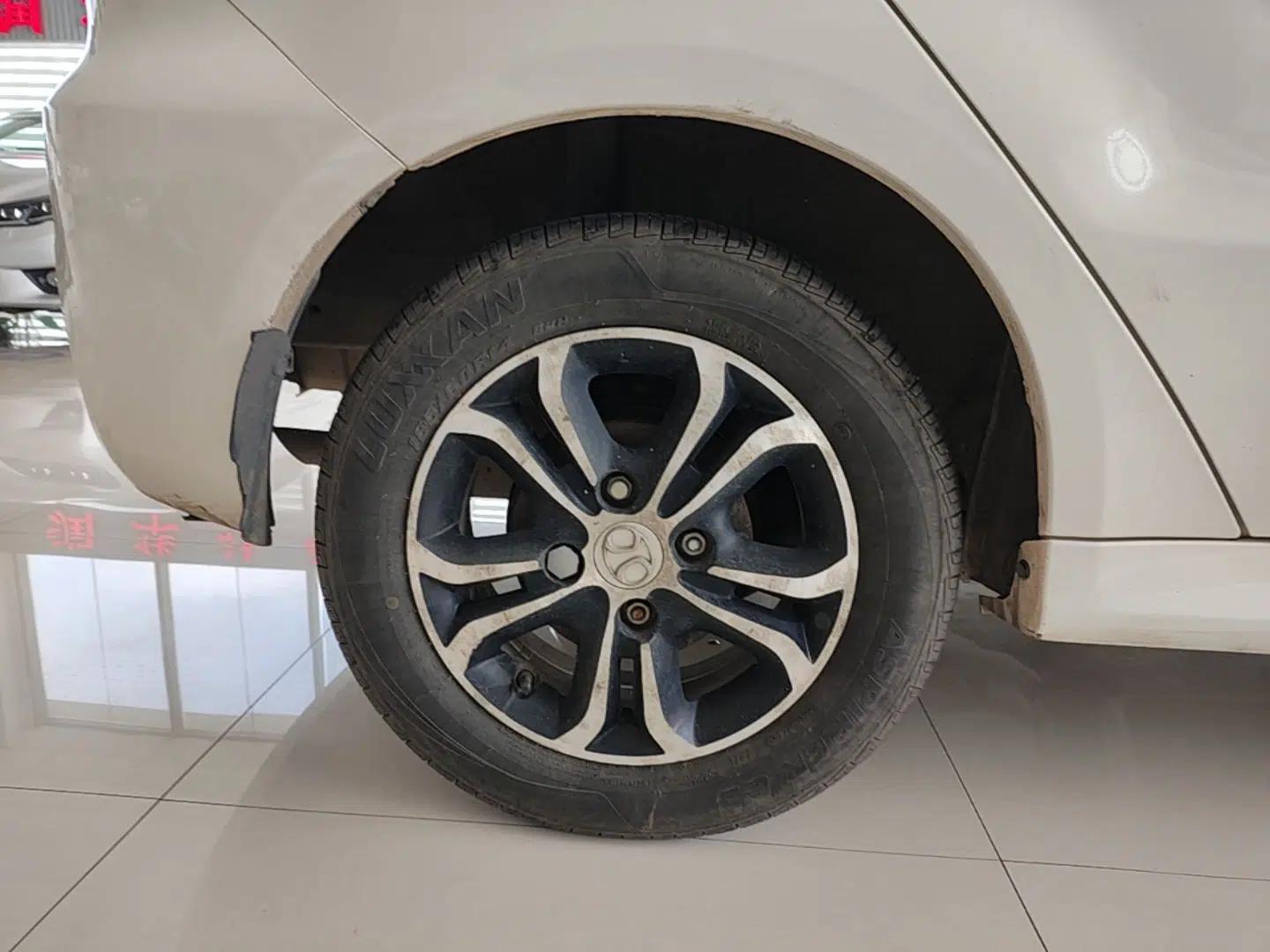BAIC Senova D20 2015 Hatchback 1.5L Manual Lotte Edition — миниатюра 11