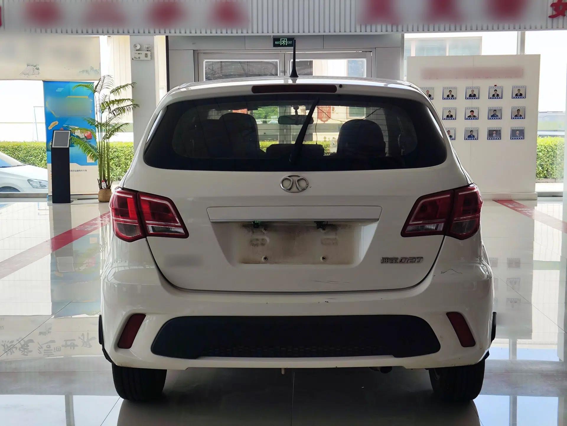 BAIC Senova D20 2015 Hatchback 1.5L Manual Lotte Edition — миниатюра 5
