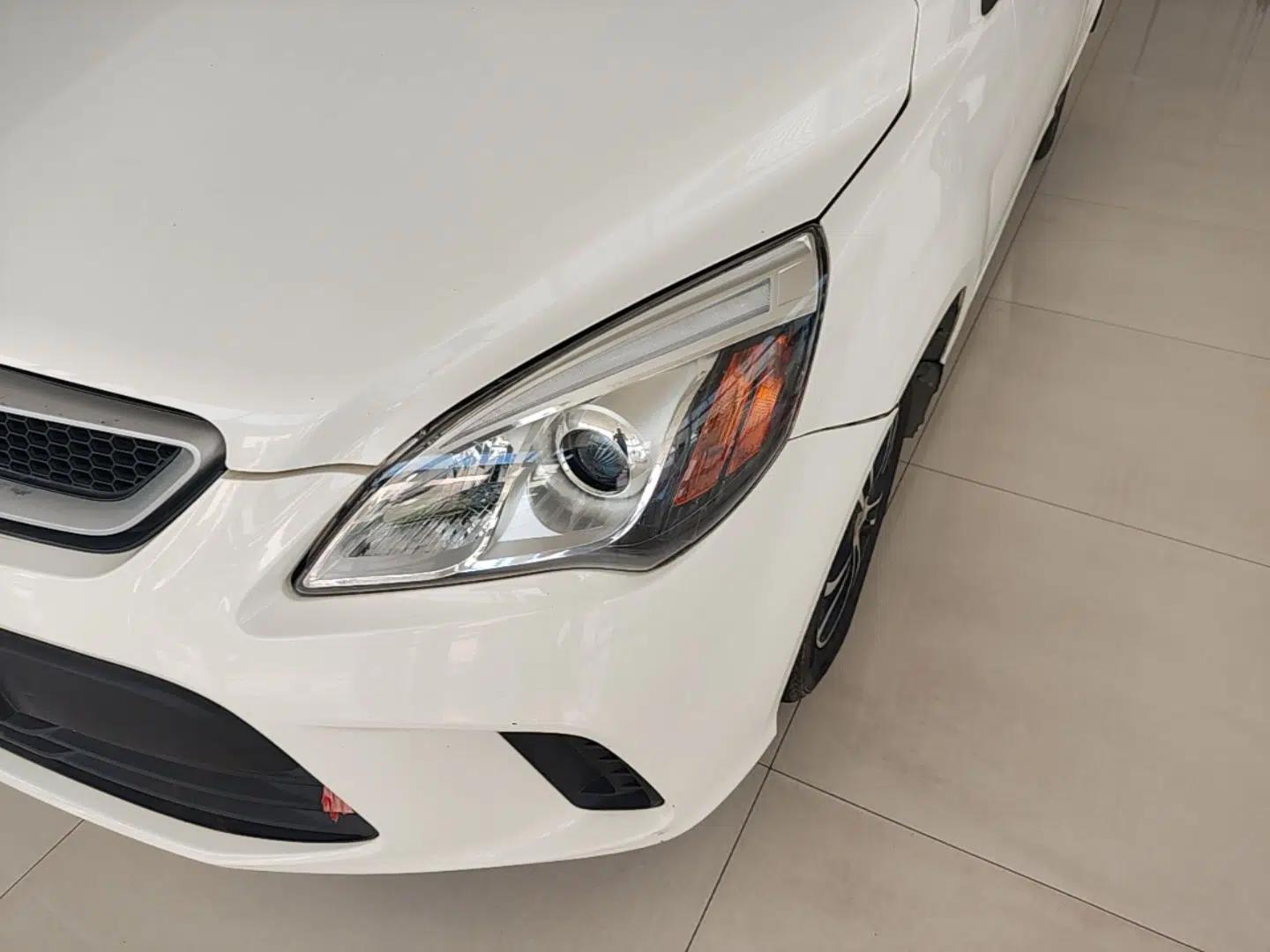 BAIC Senova D20 2015 Hatchback 1.5L Manual Lotte Edition — миниатюра 8