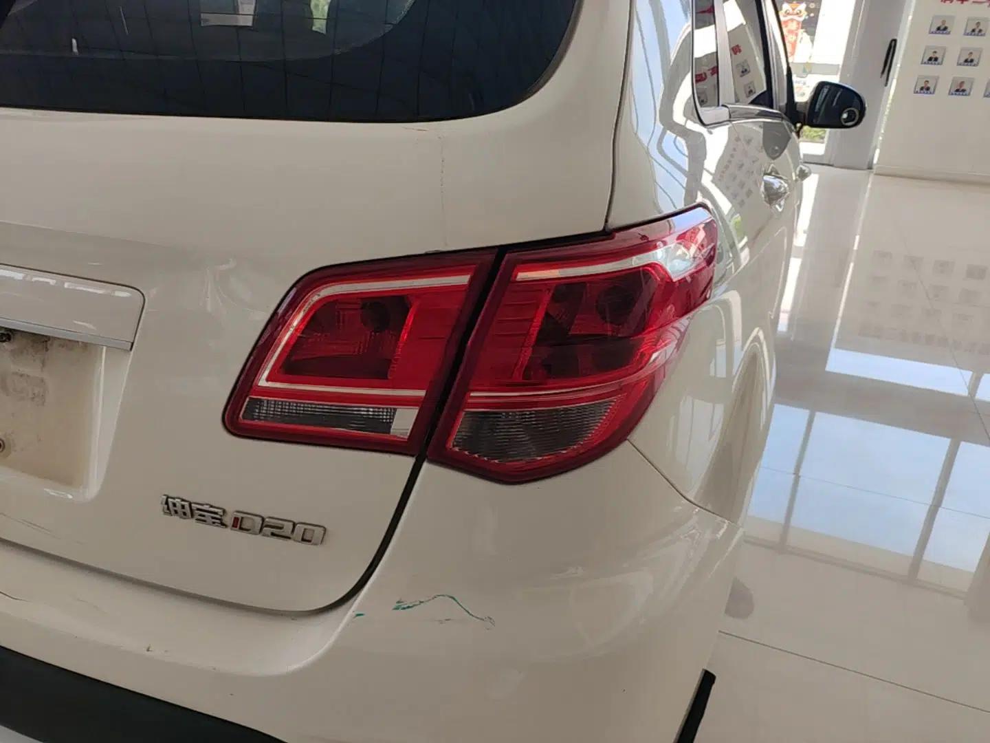 BAIC Senova D20 2015 Hatchback 1.5L Manual Lotte Edition — миниатюра 9