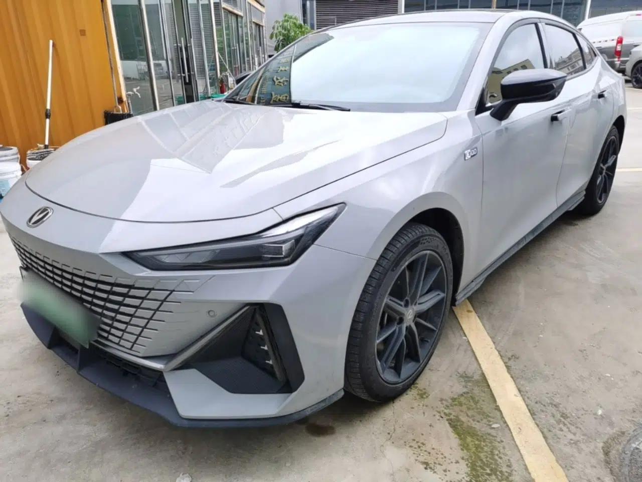 CHANGAN UNI-V iDD 2023 ZhiDian iDD 1.5T 113km ZhiKu Model — миниатюра 1