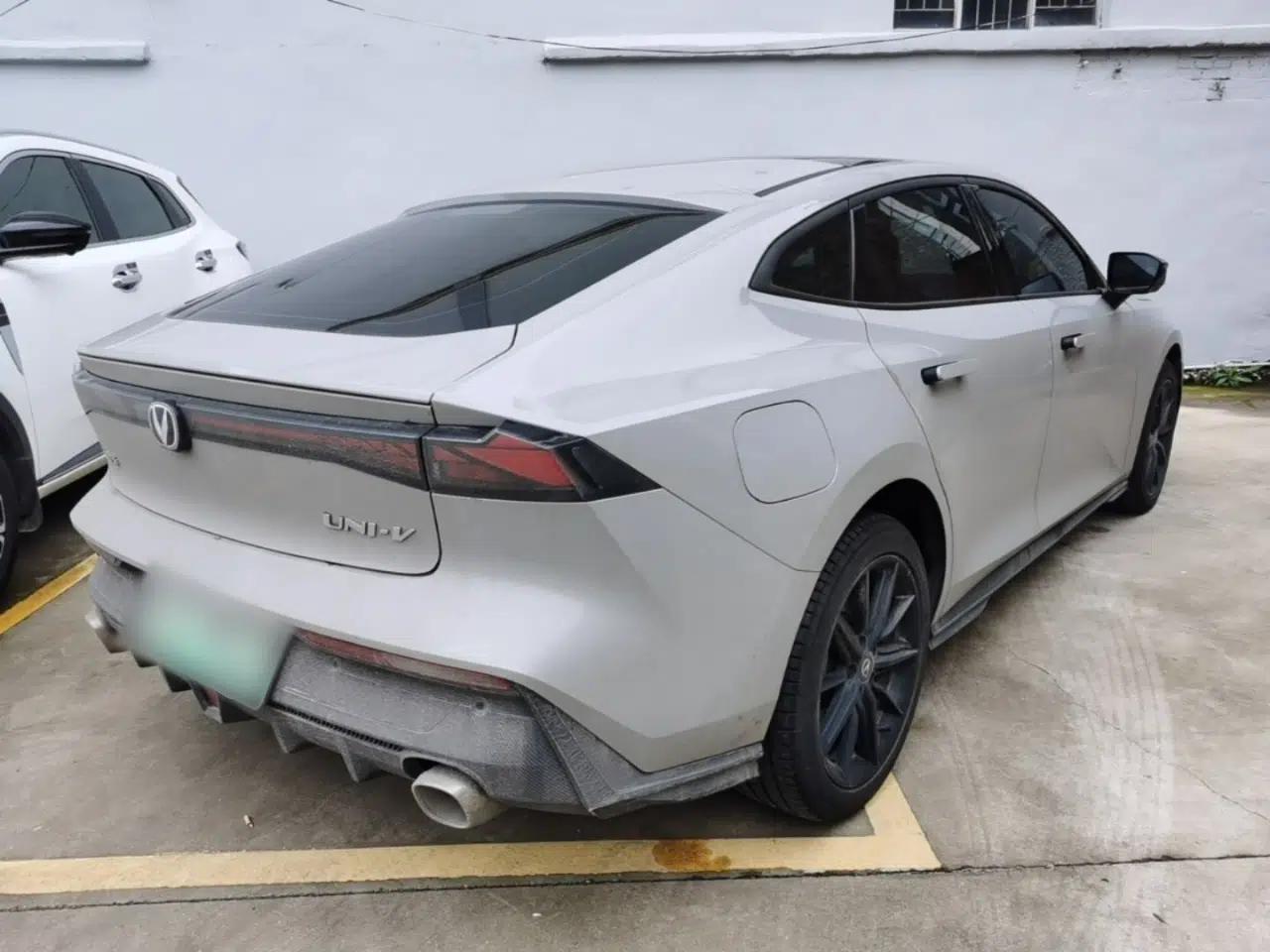 CHANGAN UNI-V iDD 2023 ZhiDian iDD 1.5T 113km ZhiKu Model — миниатюра 6