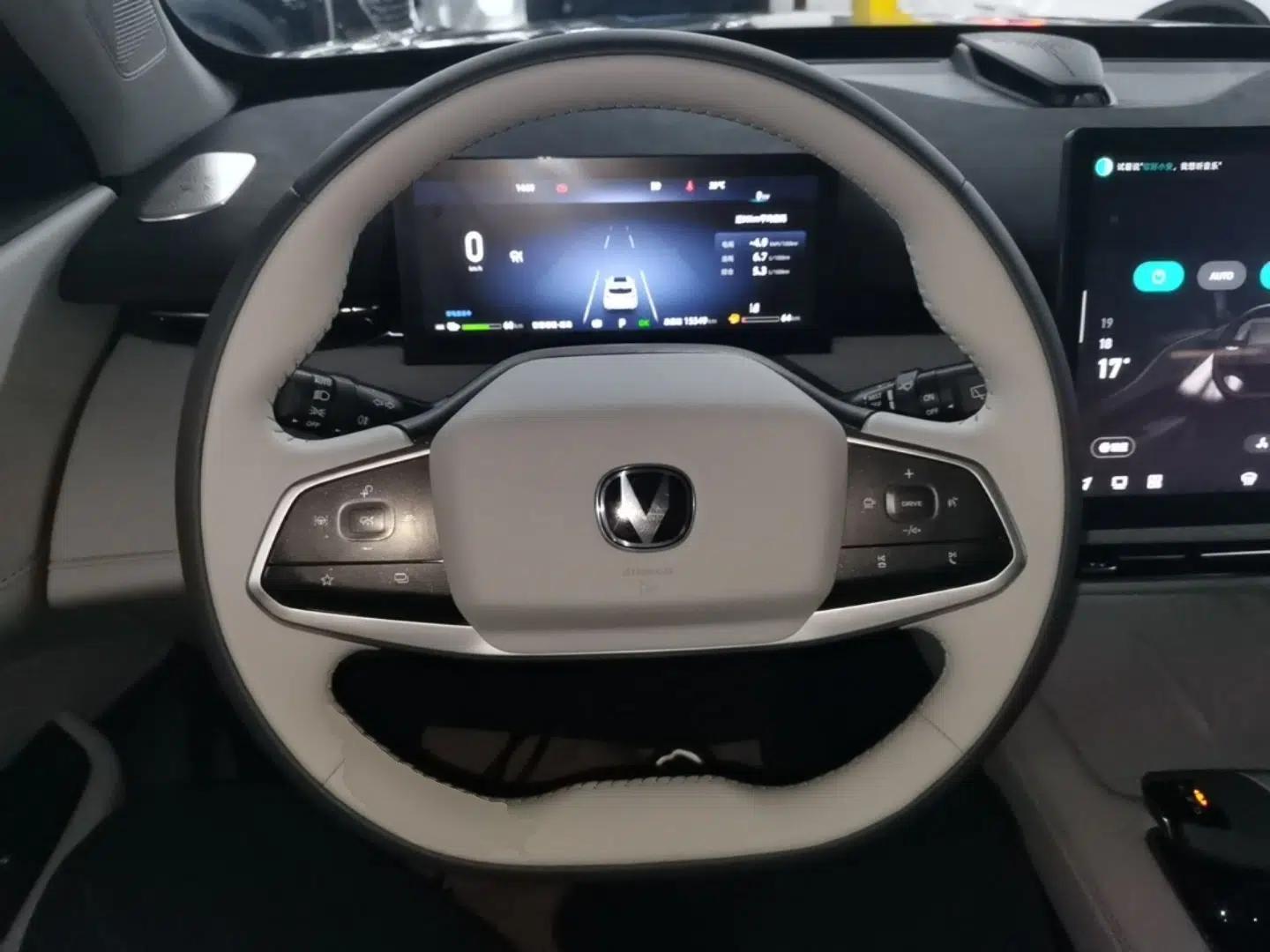 CHANGAN UNI-Z New Energy 2024 Blue Whale Smart Electric iDD 125km Beyond Edition — миниатюра 13