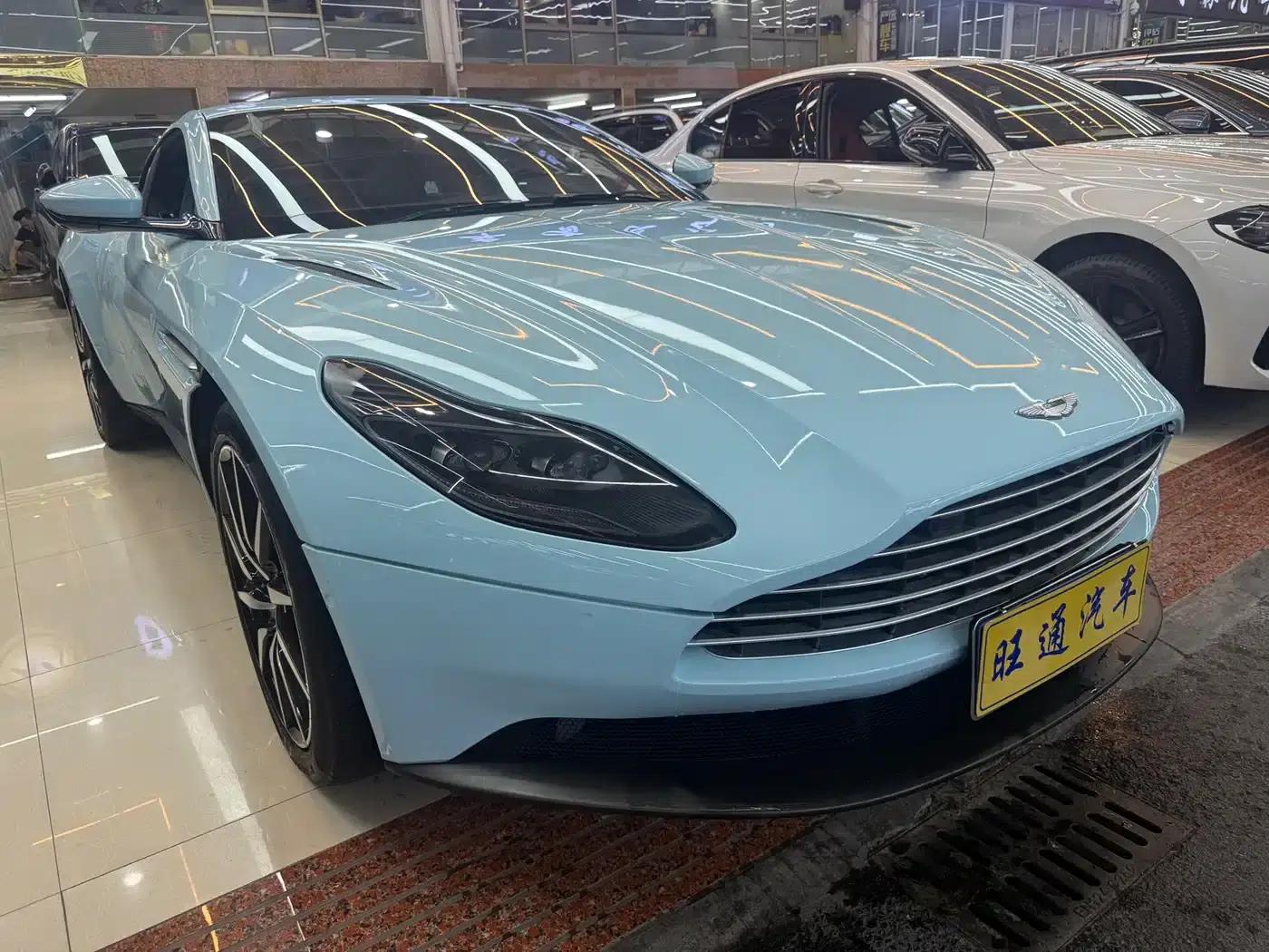 Aston Martin DB11 2019 4.0T V8 Coupe — миниатюра 3