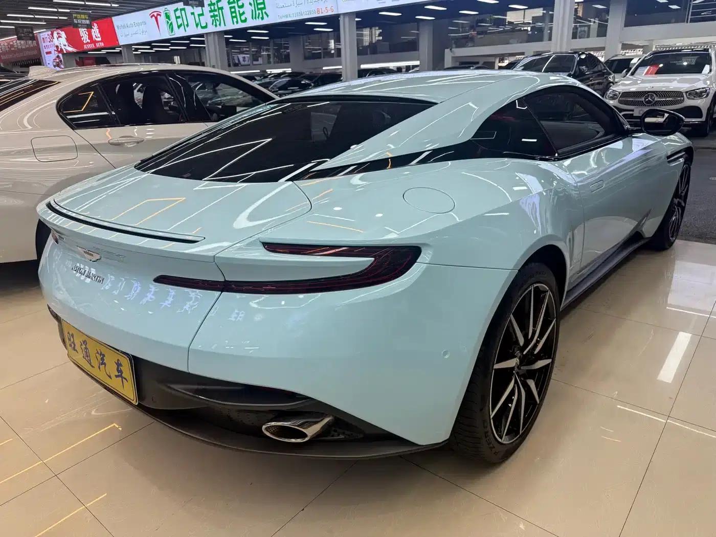 Aston Martin DB11 2019 4.0T V8 Coupe — миниатюра 4