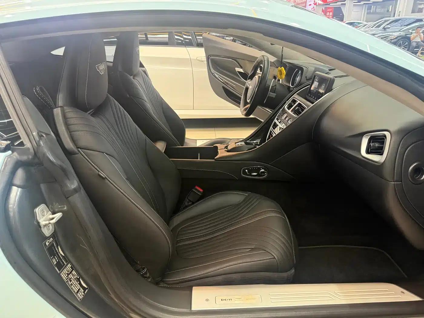 Aston Martin DB11 2019 4.0T V8 Coupe — миниатюра 8