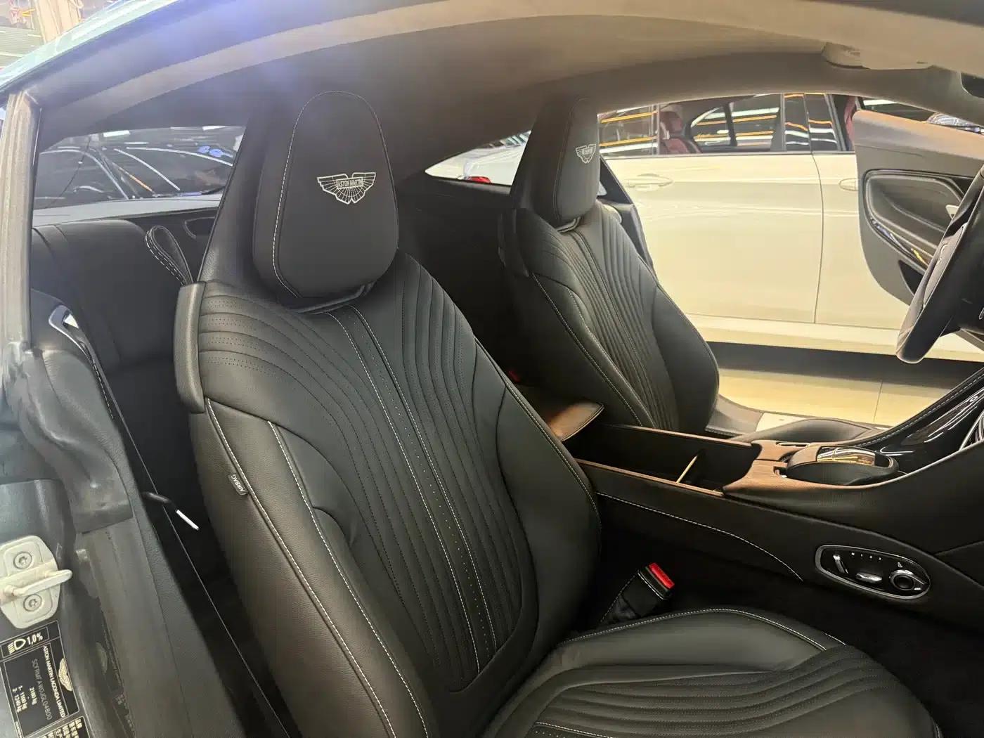 Aston Martin DB11 2019 4.0T V8 Coupe — миниатюра 9