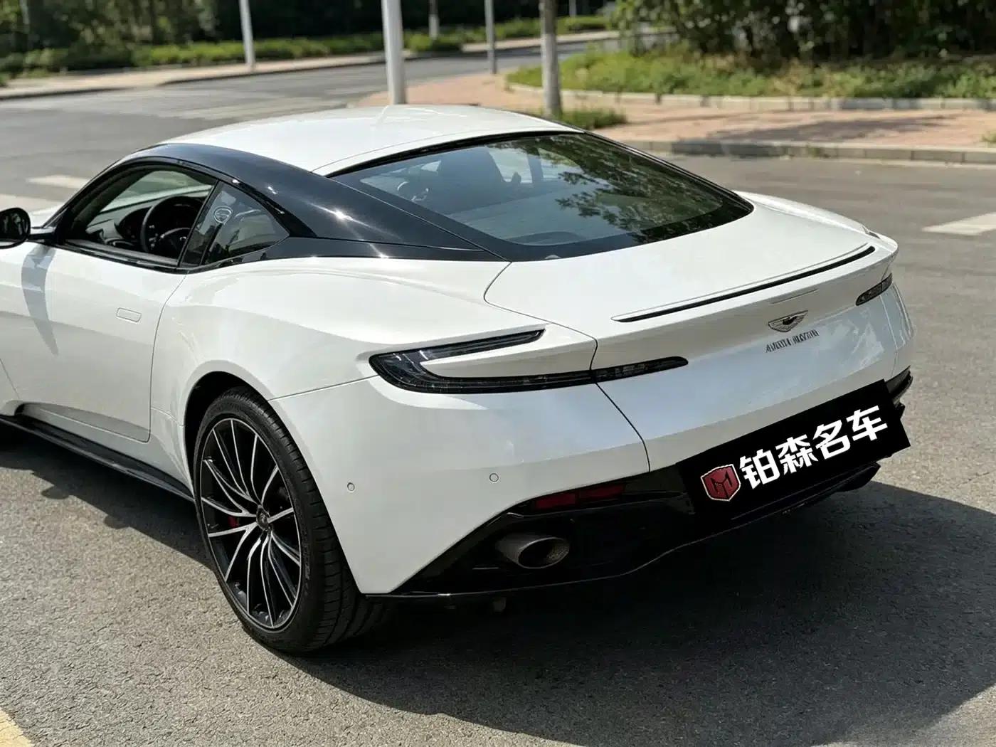 Aston Martin DB11 2019 4.0T V8 Coupe — миниатюра 4