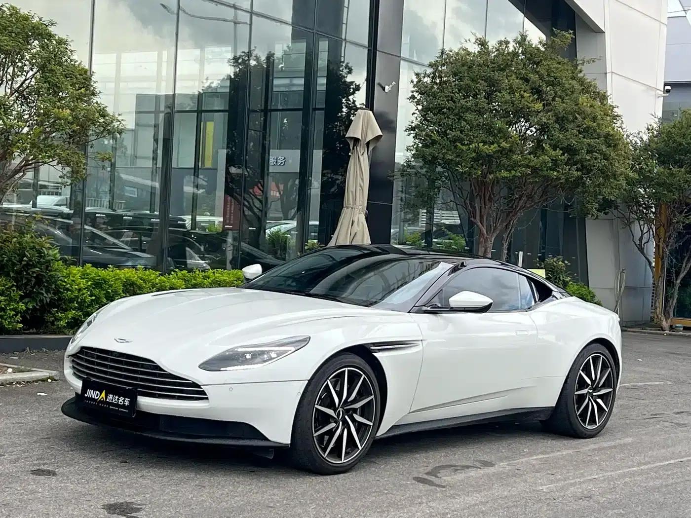 Aston Martin DB11 2020 4.0T V8 Coupe — миниатюра 1