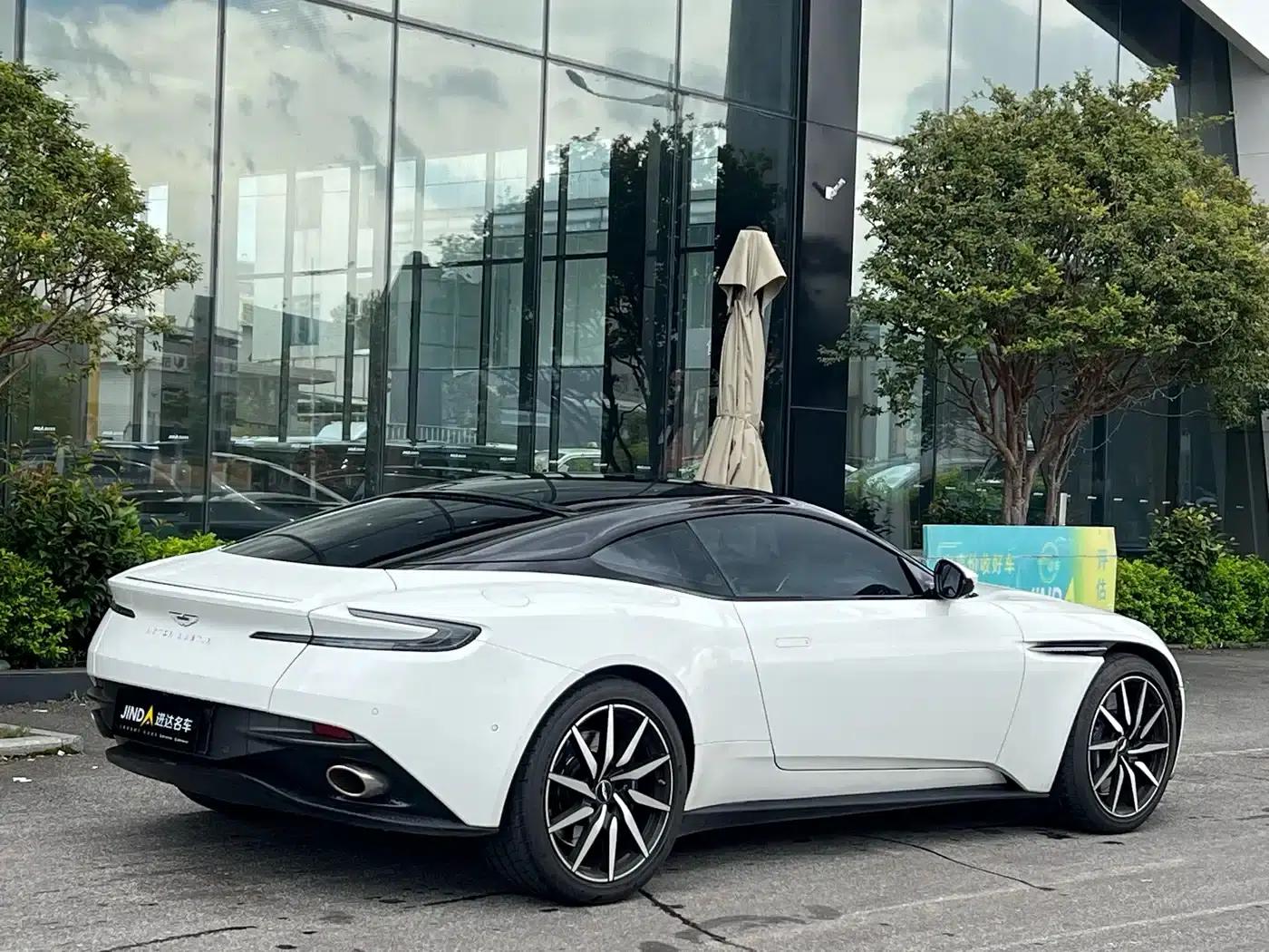 Aston Martin DB11 2020 4.0T V8 Coupe — миниатюра 11