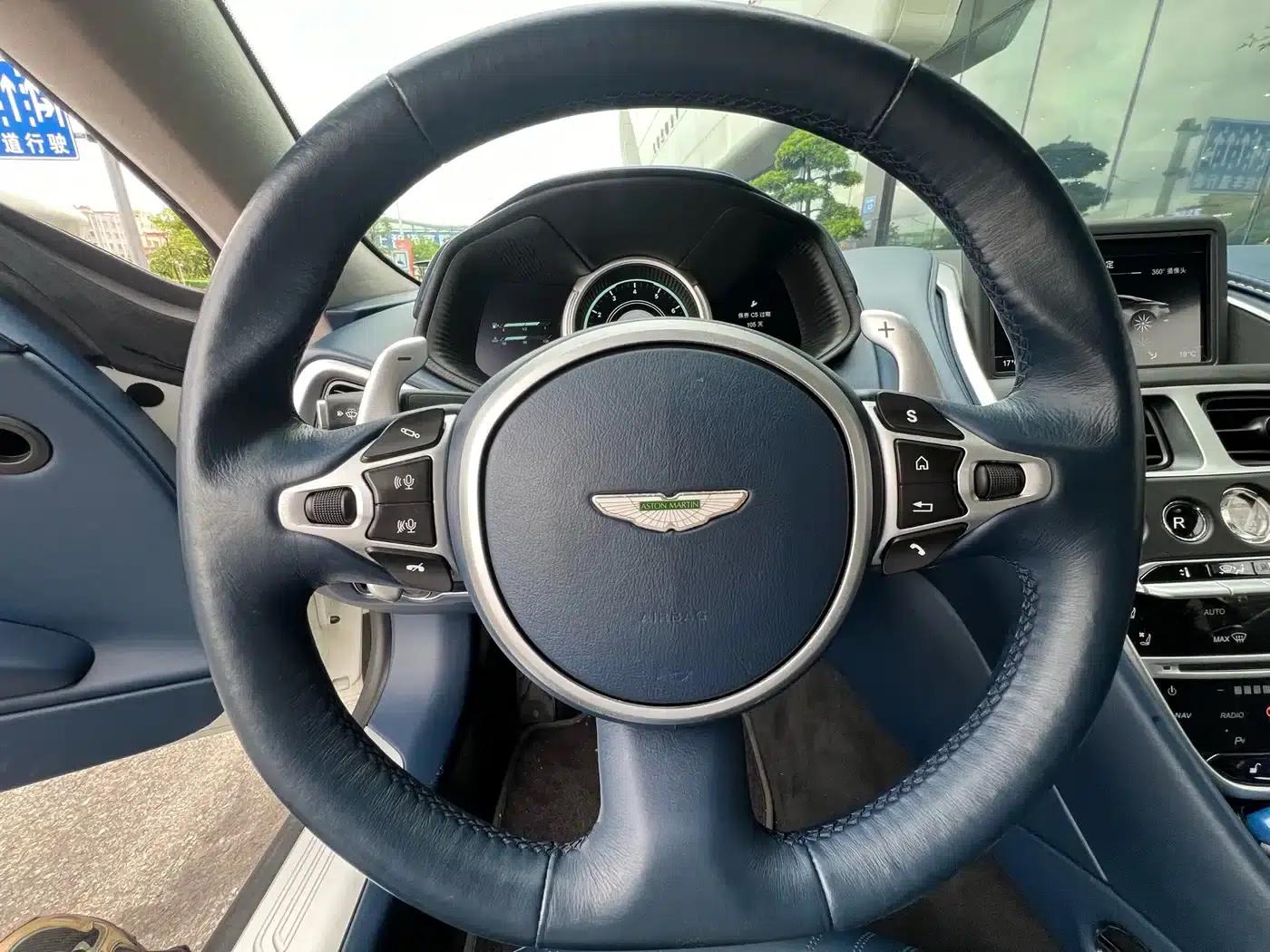 Aston Martin DB11 2020 4.0T V8 Coupe — миниатюра 8
