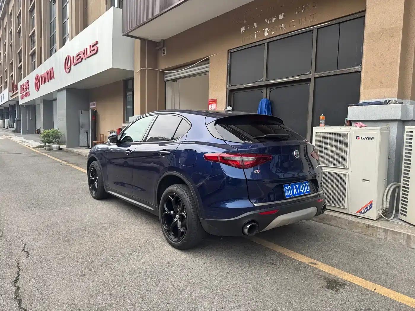 2017 Stelvio 2.0T 200HP Elite Edition — миниатюра 11