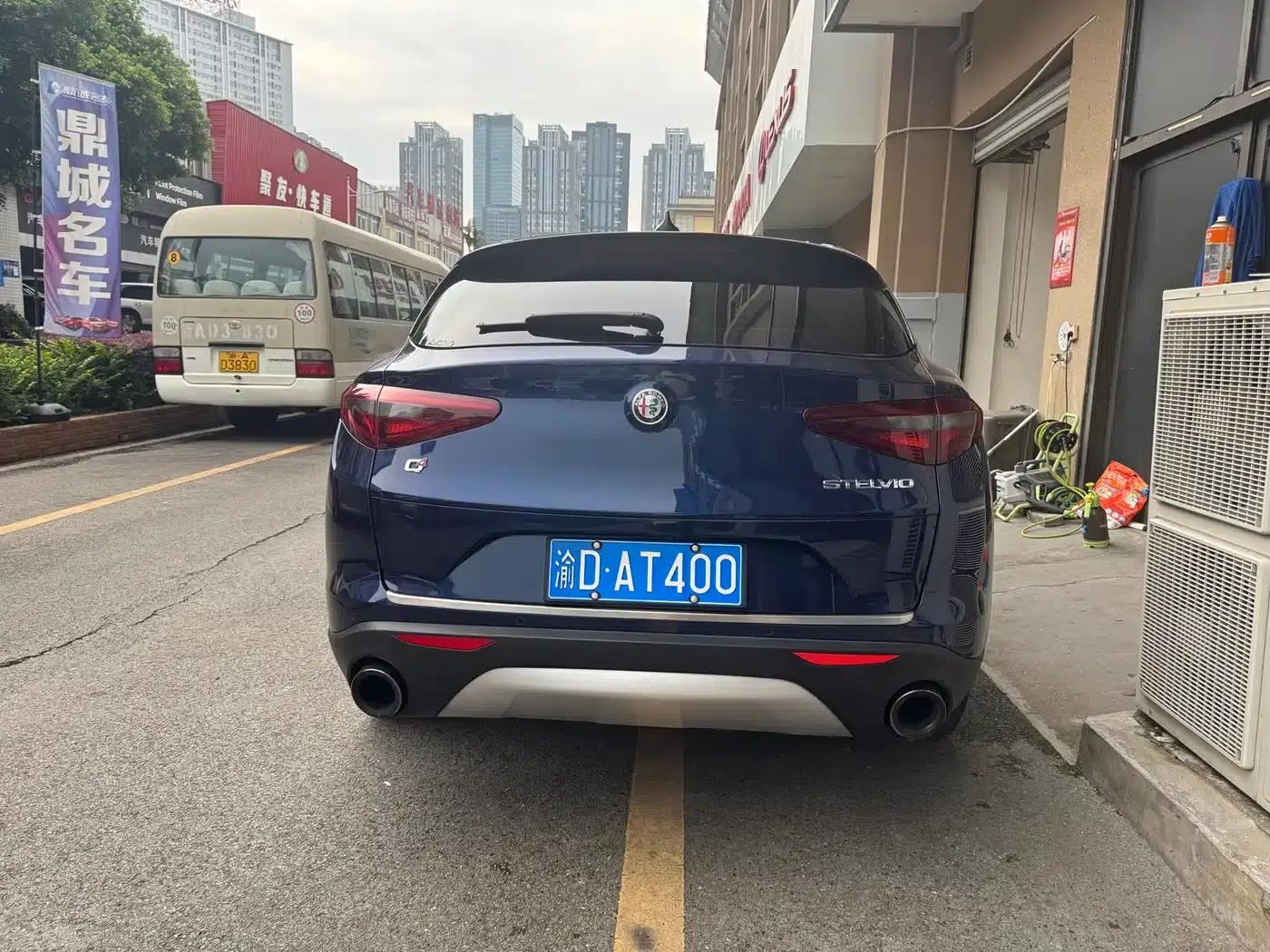 2017 Stelvio 2.0T 200HP Elite Edition — миниатюра 10