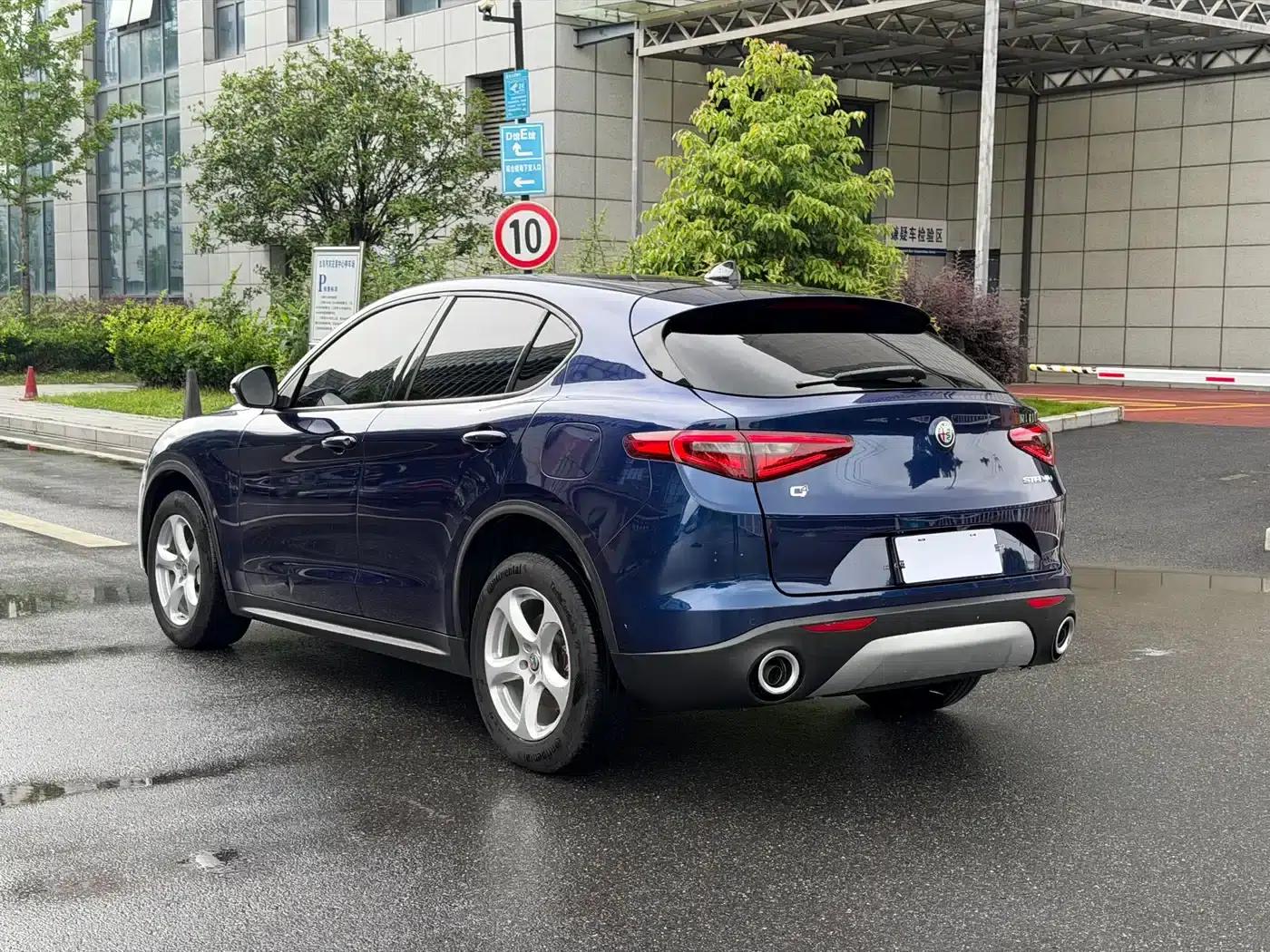 2017 Stelvio 2.0T 200HP Elite Edition — миниатюра 4